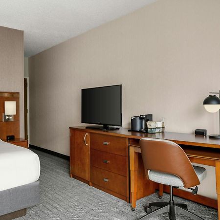 Courtyard By Marriott Detroit Livonia Hotel Ngoại thất bức ảnh