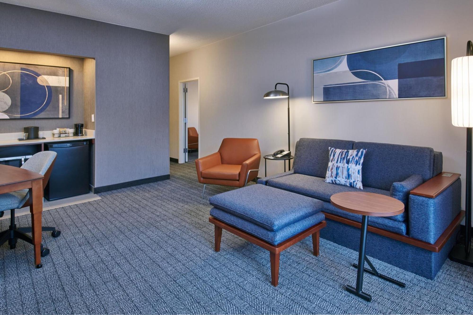 Courtyard By Marriott Detroit Livonia Hotel Ngoại thất bức ảnh