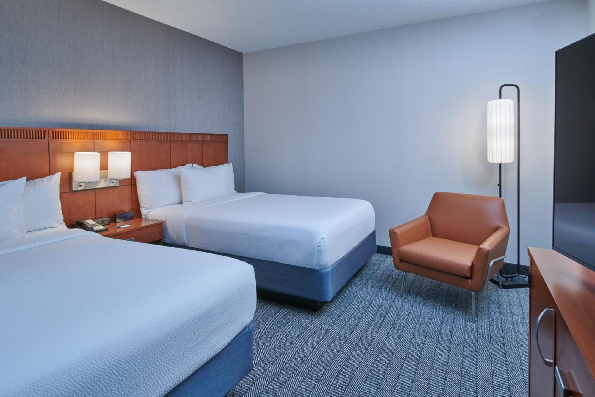 Courtyard By Marriott Detroit Livonia Hotel Ngoại thất bức ảnh