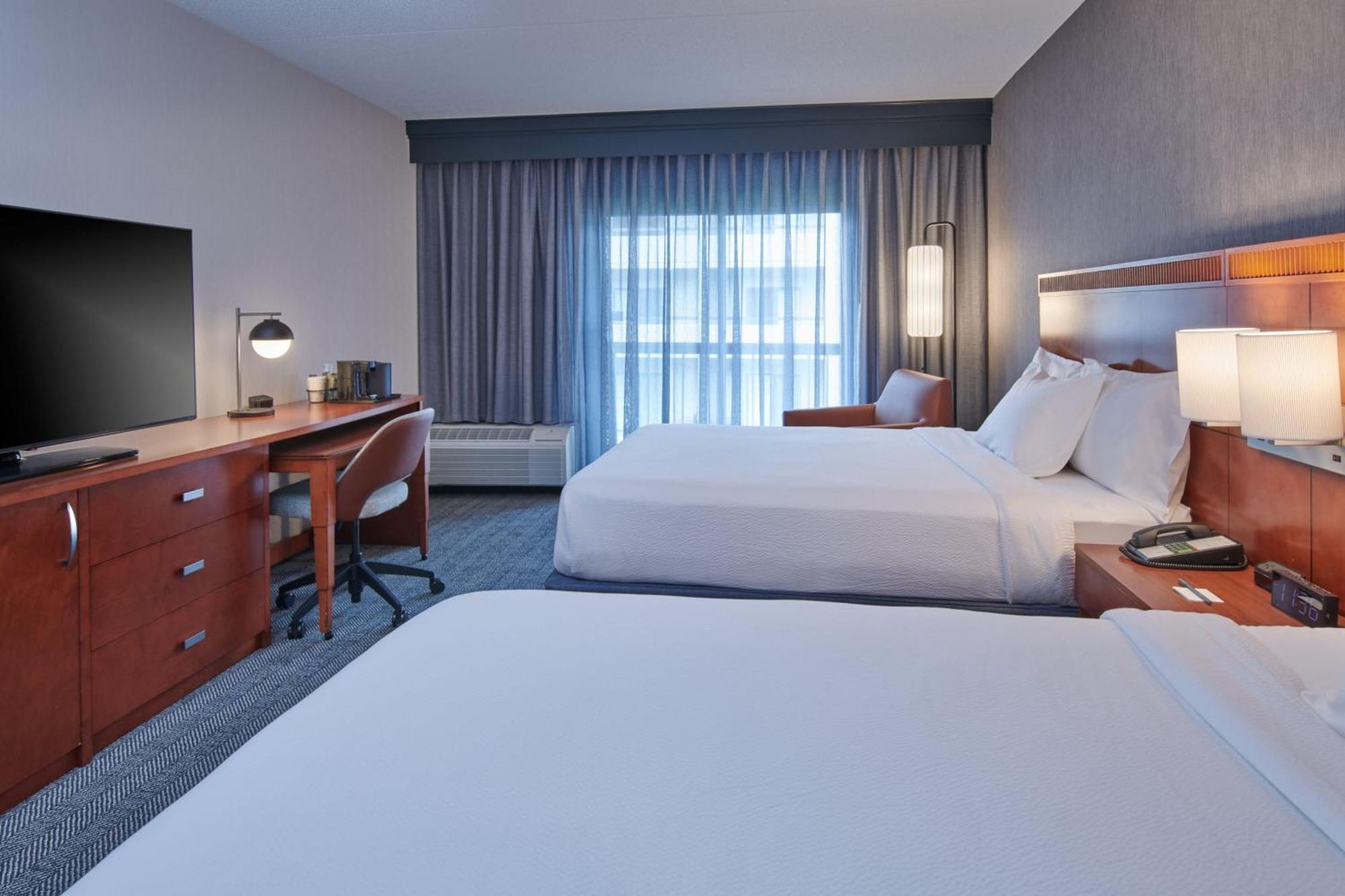 Courtyard By Marriott Detroit Livonia Hotel Ngoại thất bức ảnh