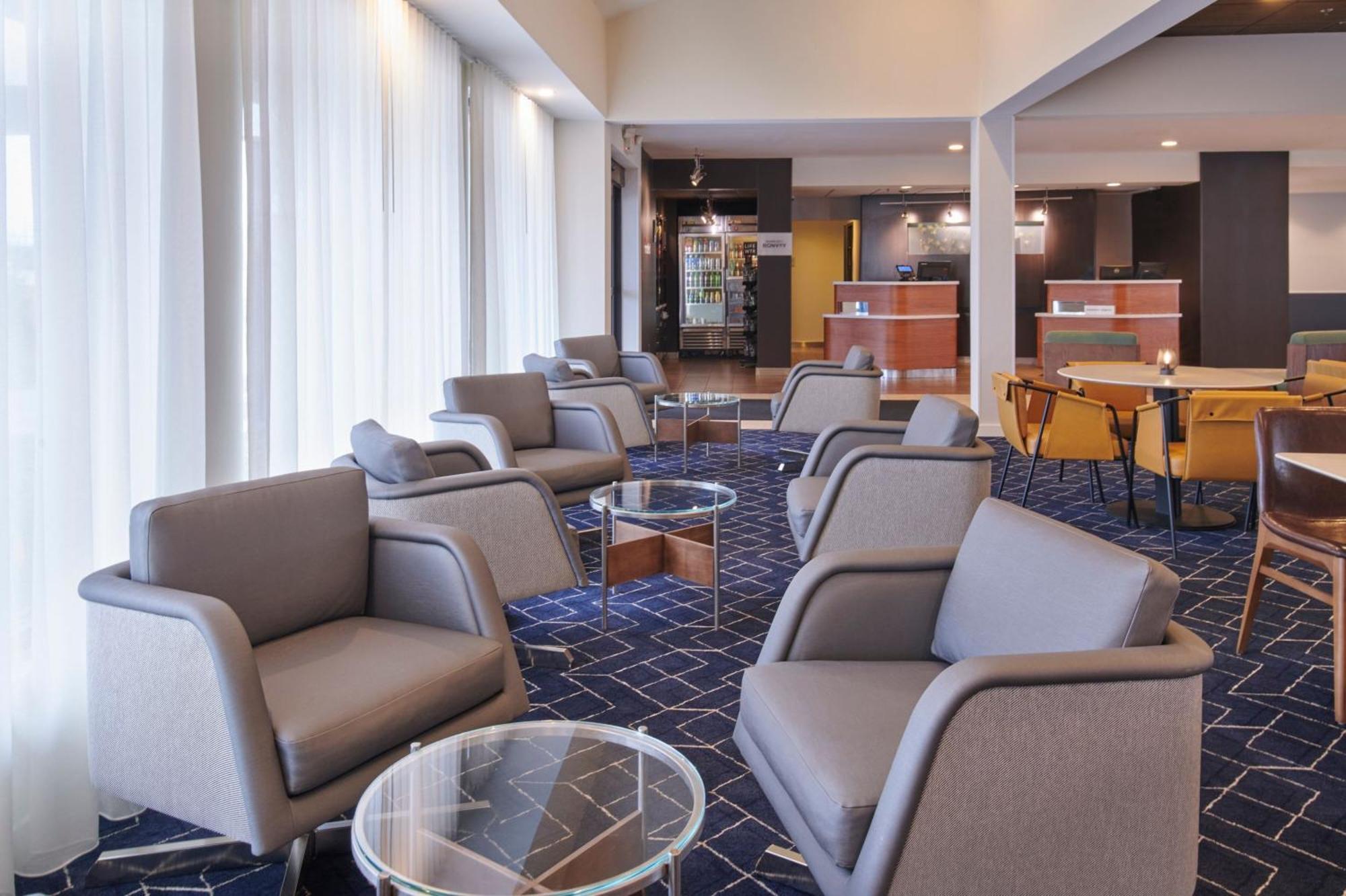 Courtyard By Marriott Detroit Livonia Hotel Ngoại thất bức ảnh