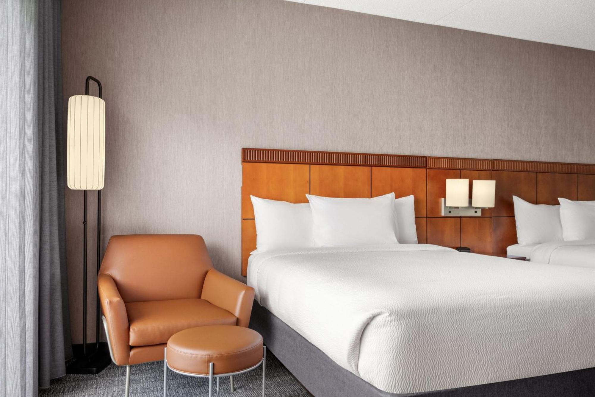 Courtyard By Marriott Detroit Livonia Hotel Ngoại thất bức ảnh