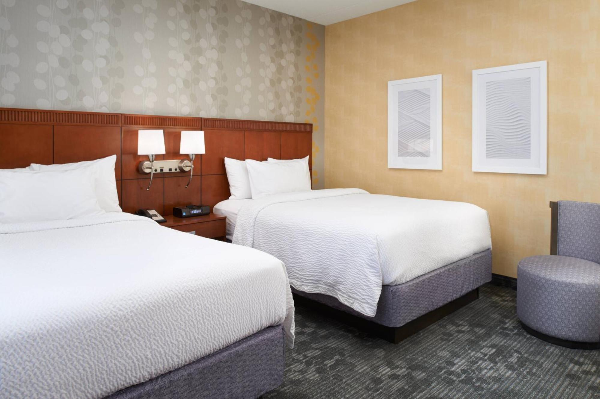 Courtyard By Marriott Detroit Livonia Hotel Ngoại thất bức ảnh